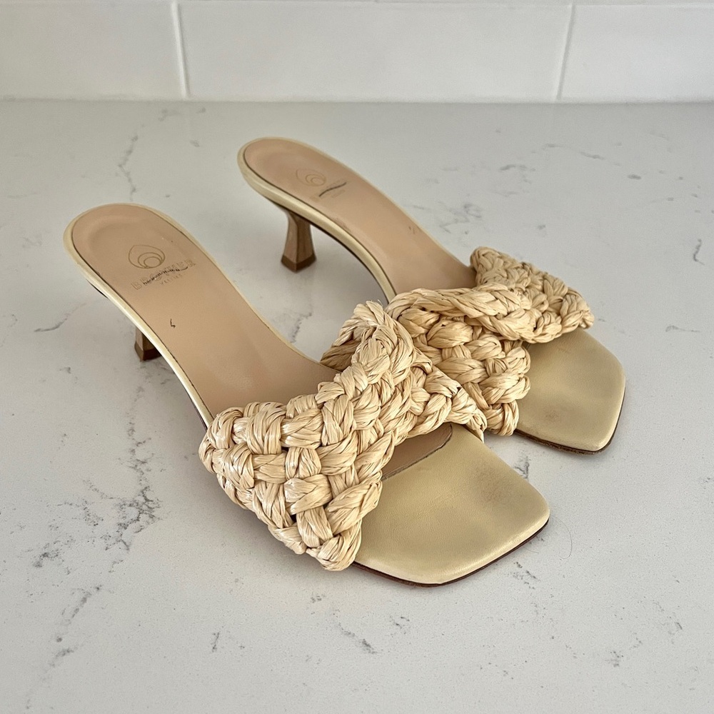 Brother Vellies Tuesday Mule in Raffia (Size 6)